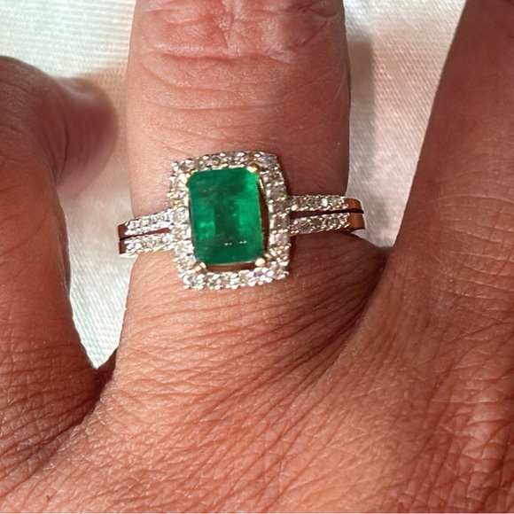 14k Gold Natural Deposit & Emerald Ring ✨FIRM✨ - Picture 4 of 16
